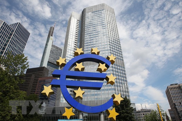 Trien vong lam phat cua Eurozone khong cai thien du ECB tang lai suat hinh anh 1