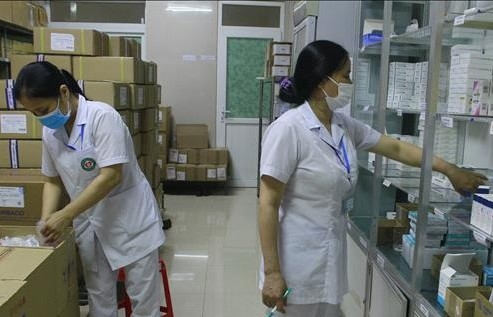 Thủ tướng yêu cầu nghiên cứu kiến nghị của chuyên gia về khắc phục tình trạng thiếu thuốc và vật tư y tế