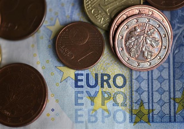 Lạm phát Liên minh châu Âu: Bạn muốn biết thêm về tình hình lạm phát trong khu vực liên minh châu Âu và ảnh hưởng của nó đến nền kinh tế? Hãy xem hình ảnh liên quan để đánh giá mức độ tác động của lạm phát đến cuộc sống của người dân và điều chỉnh kế hoạch tài chính của bạn.