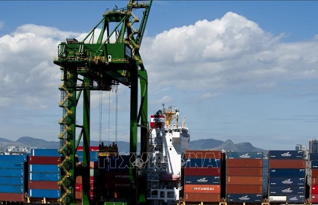 Thặng dư thương mại của Brazil giảm mạnh do nhập khẩu gia tăng