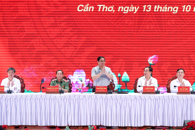 Thủ tướng Phạm Minh Chính tiếp xúc cử tri TP. Cần Thơ