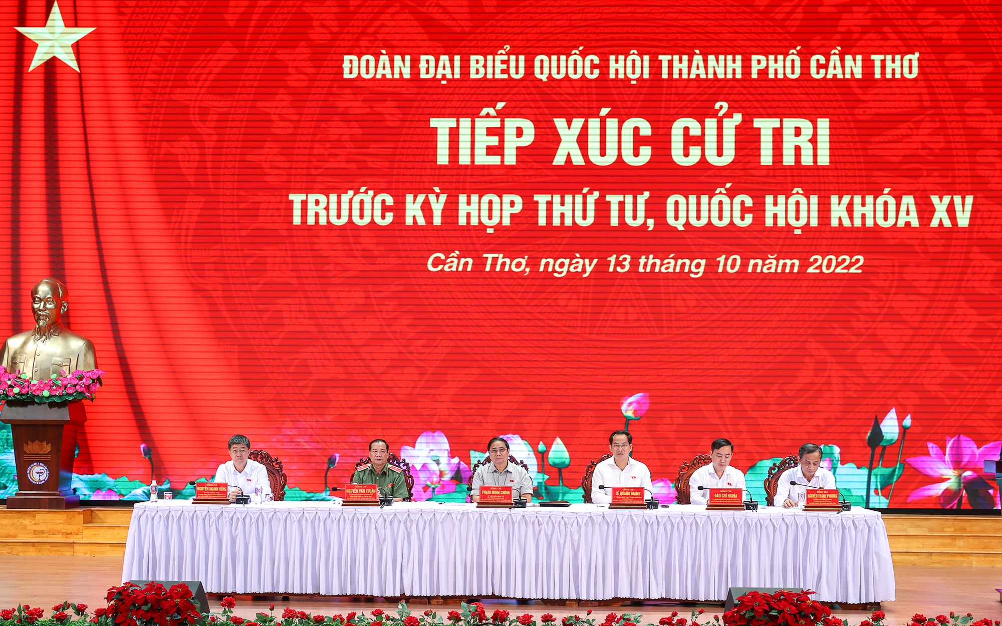 Thủ tướng Phạm Minh Chính tiếp xúc cử tri TP. Cần Thơ