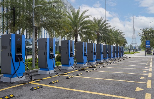 ADB thu xếp gói tín dụng biến đổi khí hậu 135 triệu USD phát triển giao thông xanh tại Việt Nam