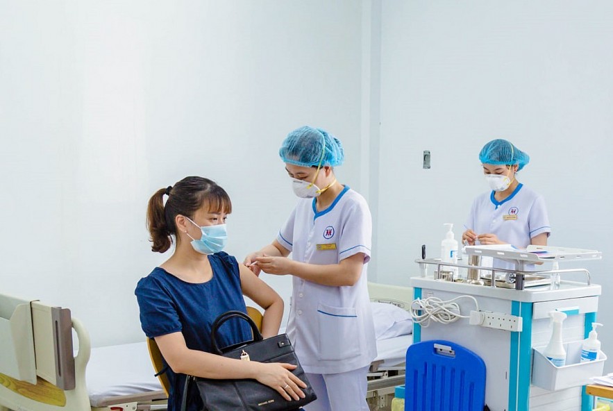 Việt Nam đã tiếp nhận hơn 211,9 triệu liều vắc-xin phòng Covid-19