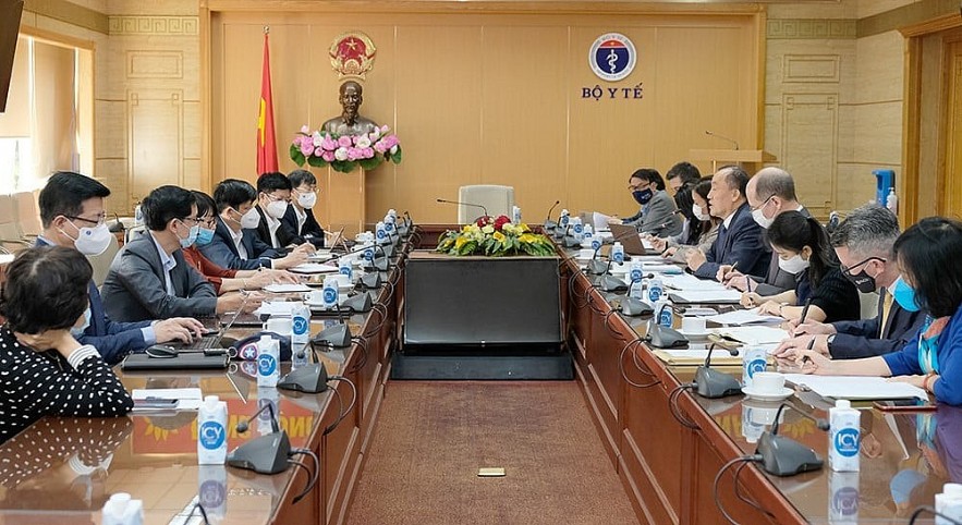 Việt Nam phối hợp các tổ chức phòng chống dịch Covid-19, ứng phó với biến chủng Omicron