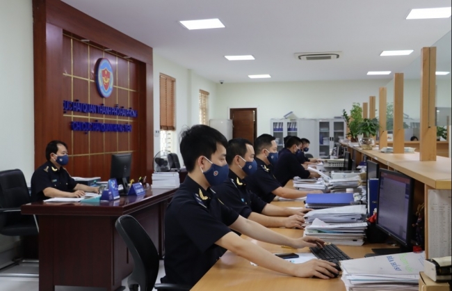 Bắt tay đánh giá kết quả của việc thực thi Luật Hải quan năm 2014