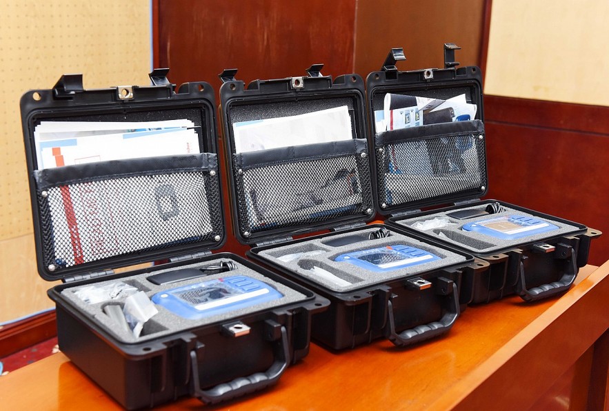 Hải quan tiếp nhận 3 thiết bị phát hiện ma túy cầm tay do UNODC trao tặng