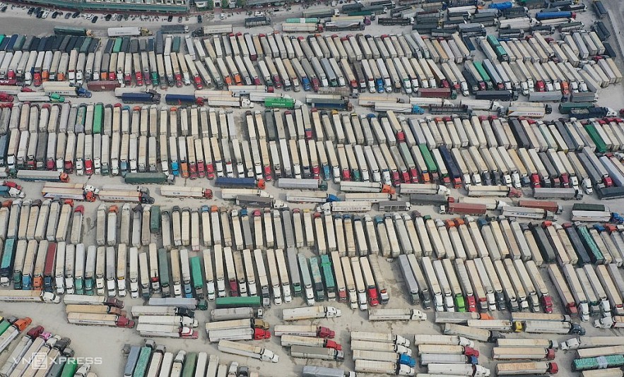 Ngày 21/12, hơn 6.000 xe nông sản đang tắc tại các cửa khẩu phía Bắc