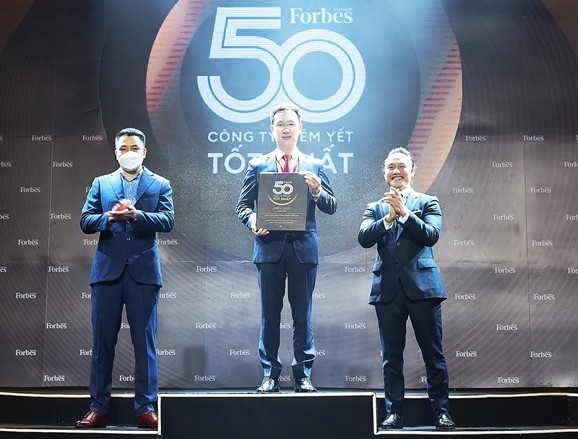 VietinBank tiếp tục vào Top 50 Công ty niêm yết tốt nhất Việt Nam 2021