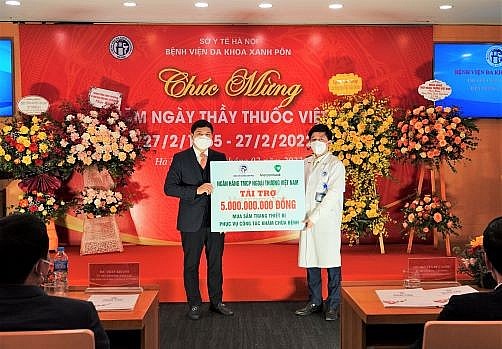 Vietcombank trao tặng 5 tỷ đồng cho Bệnh viện Đa khoa Xanh Pôn