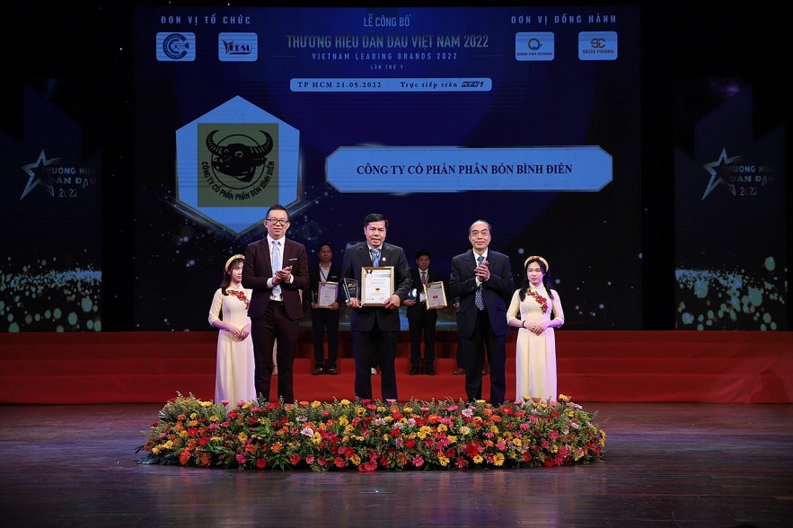 Công ty cổ phần Phân bón Bình Điền nhận giải 