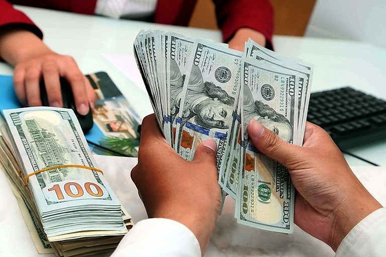 Tỷ giá USD trung tâm ngày 5/1 tăng nhẹ, Vietcombank giảm 20 đồng