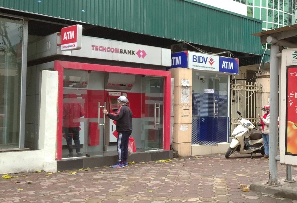 Cây ATM ngân hàng “nhàn rỗi” ngày cận Tết Nhâm Dần 2022