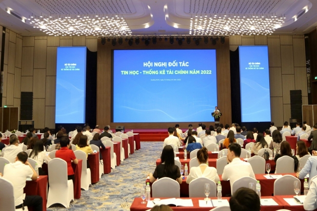 Bộ Tài chính tổ chức hội nghị đối tác tin học – thống kê tài chính năm 2022