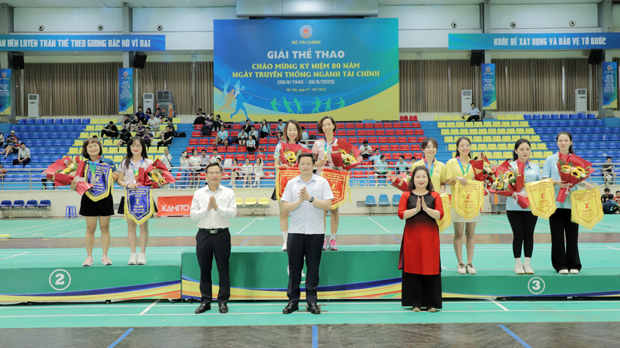 Bế mạc Giải thể thao chào mừng kỷ niệm 80 năm ngày thành lập ngành Tài chính