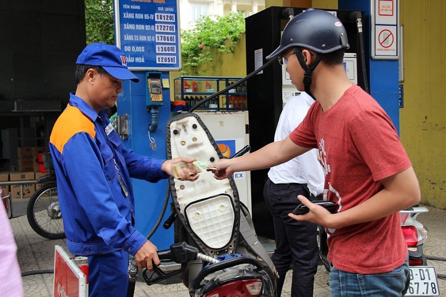 Ngành Thuế triển khai thực hiện giảm thuế bảo vệ môi trường đối với xăng dầu từ 1/4