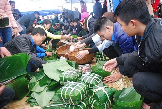 Đón Xuân Nhâm Dần “Gói bánh chưng xanh cùng người nghèo ăn Tết”