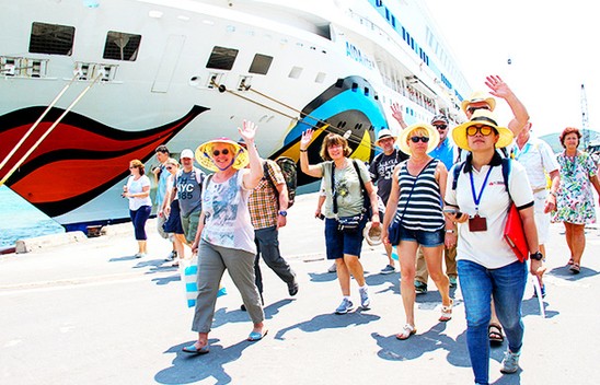 PM asks for building safe roadmap to welcome foreign tourists