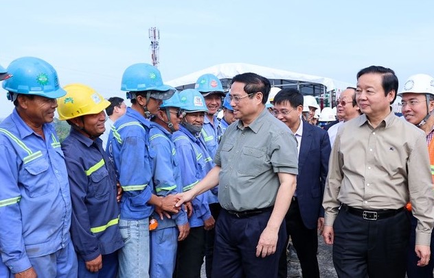 Thủ tướng đôn đốc các dự án cao tốc đồng bằng sông Cửu Long, lần thứ 3 thị sát công trường cầu Mỹ Thuận 2