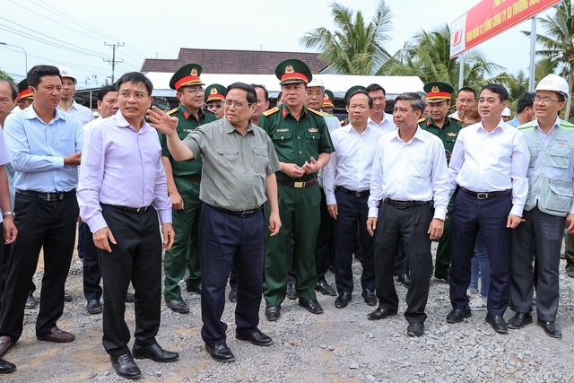 Thủ tướng đôn đốc các dự án cao tốc ĐBSCL, lần thứ 3 thị sát công trường cầu Mỹ Thuận 2 - Ảnh 10.