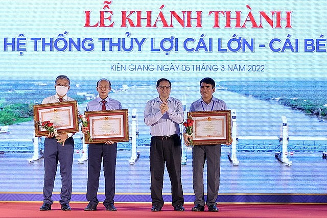 Hình ảnh Thủ tướng dự khánh thành công trình thủy lợi Cái Lớn-Cái Bé