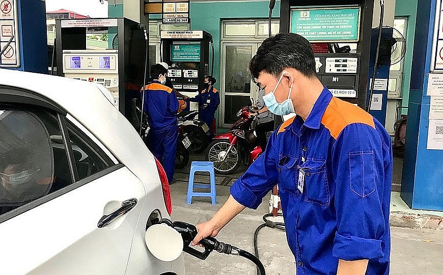 The Ministry of Finance proposes to reduce environmental protection tax by 1,000 VND/liter of gasoline