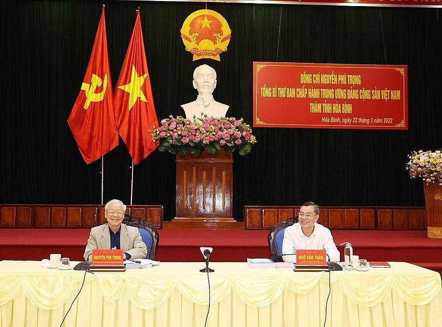 Hình ảnh Tổng Bí thư Nguyễn Phú Trọng làm việc với lãnh đạo tỉnh Hòa Bình