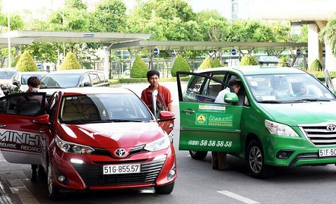 Xe hợp đồng điện tử dưới 9 chỗ sẽ được gộp chung thành loại hình taxi