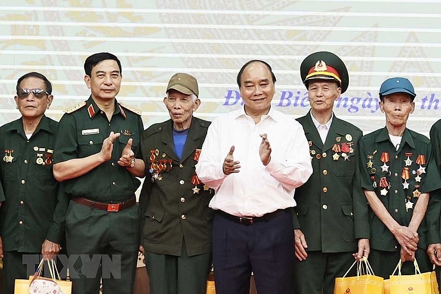 Chủ tịch nước Nguyễn Xuân Phúc thăm và làm việc tại Điện Biên