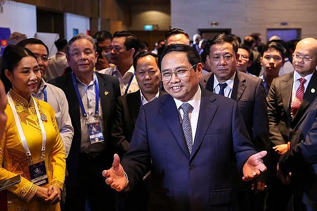 Thủ tướng dự Diễn đàn Kinh tế Việt Nam về xây dựng nền kinh tế độc lập, tự chủ gắn với hội nhập kinh tế sâu rộng