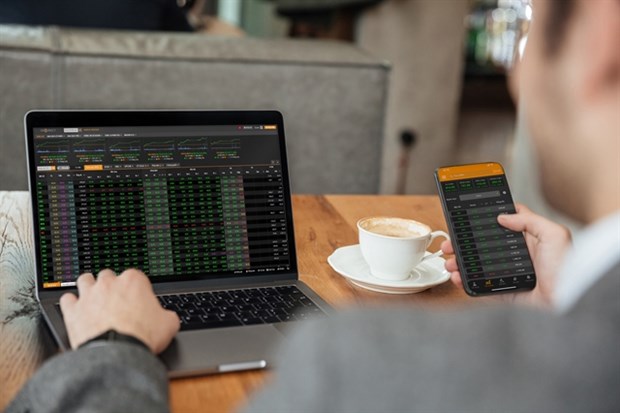 ETFs draw more capital in October hinh anh 1