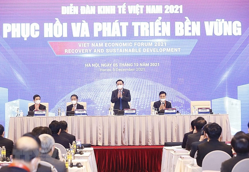 Diễn đàn Kinh tế Việt Nam: Phục hồi và phát triển bền vững