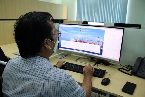 Customs sector steps up reforms amid growing trade hinh anh 1