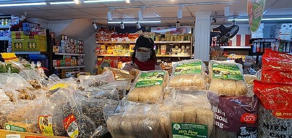 Hà Nội: Hơn 1.000 điểm bán hàng thực phẩm vẫn mở cửa trong ngày mồng 1 tết