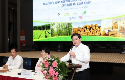Giá gỗ nhập khẩu tăng cao, Việt Nam cần chủ động hàng trong nước