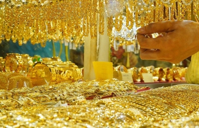 Giá vàng hôm nay ngày 26/2: Giảm mạnh trong phiên cuối tuần