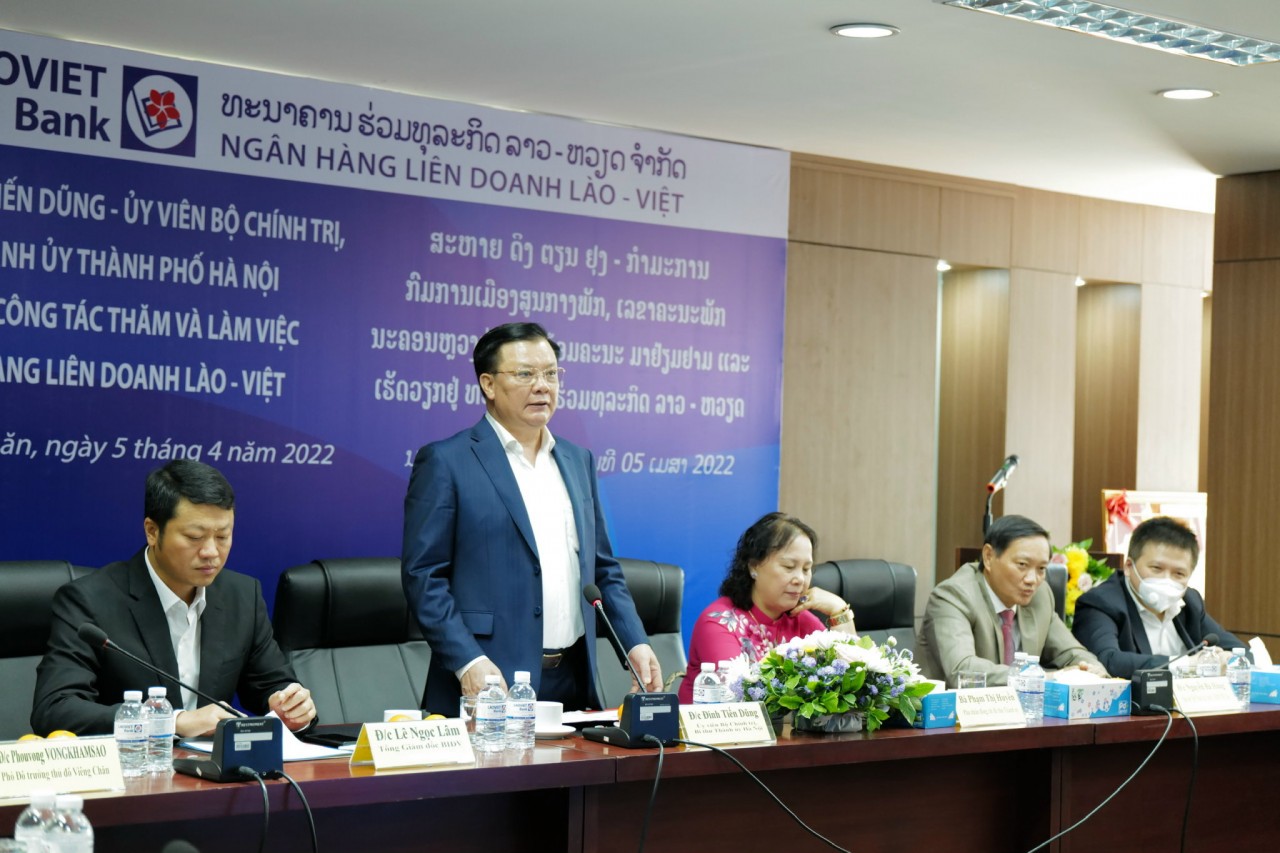 Đoàn đại biểu cấp cao Thủ đô Hà Nội thăm cán bộ, nhân viên Đại sứ quán Việt Nam tại Lào