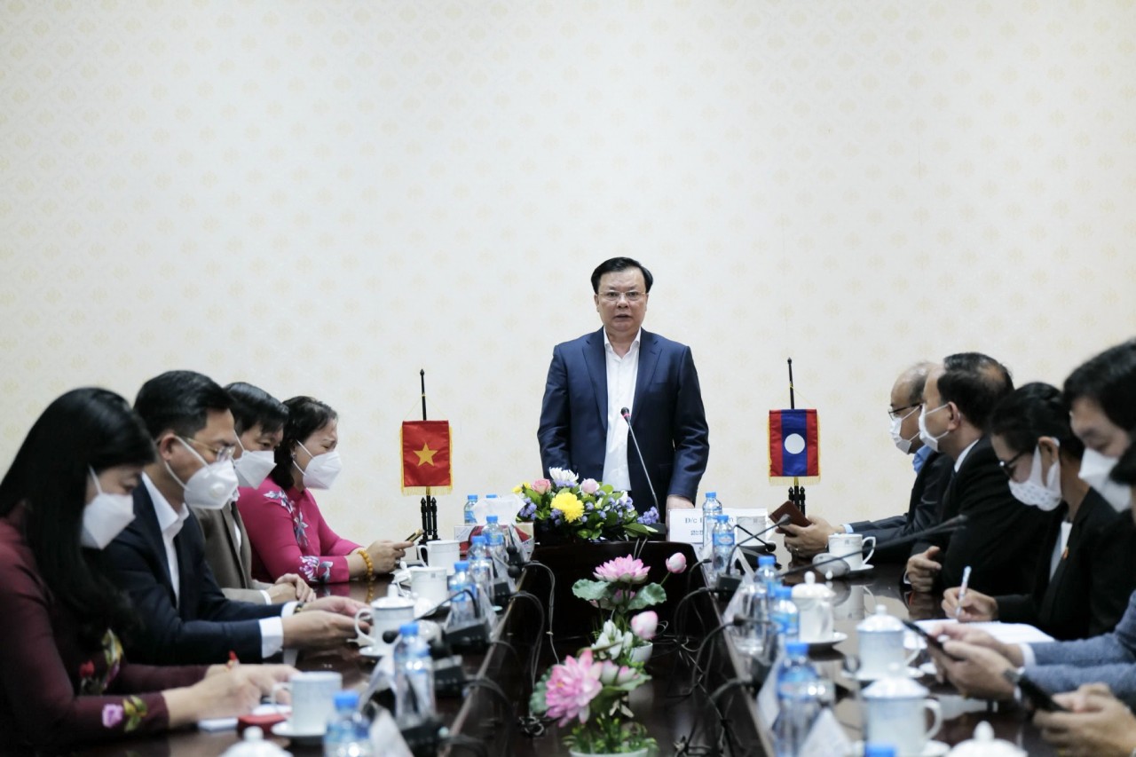 Ủy viên Bộ Chính trị, Bí thư Thành ủy Hà Nội Đinh Tiến Dũng thăm Học viện Tài chính – Kế toán Lào