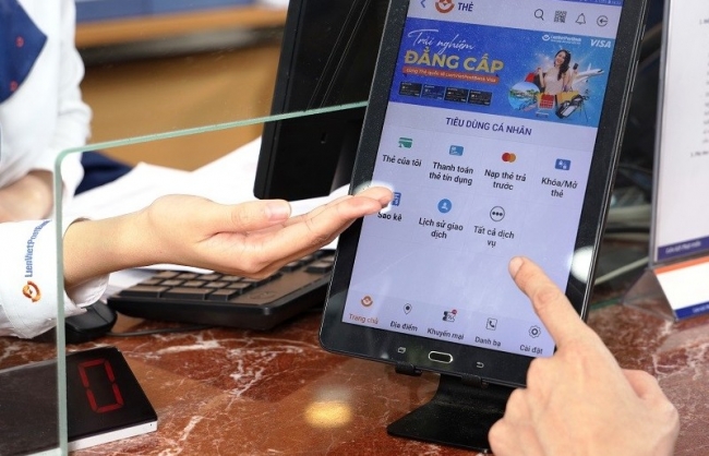 “Săn” tệp khách hàng riêng biệt, LienVietPostBank tăng tốc số hóa, chạy đua bán lẻ