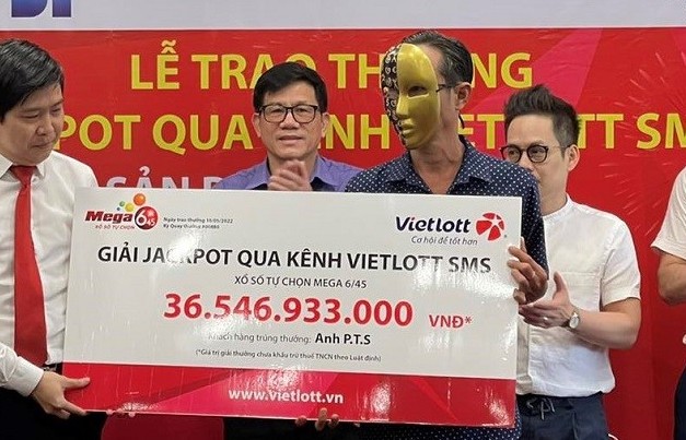 Thuê bao Viettel trúng Jackpot qua kênh Vietlott SMS nhận giải trị giá hơn 36 tỷ đồng
