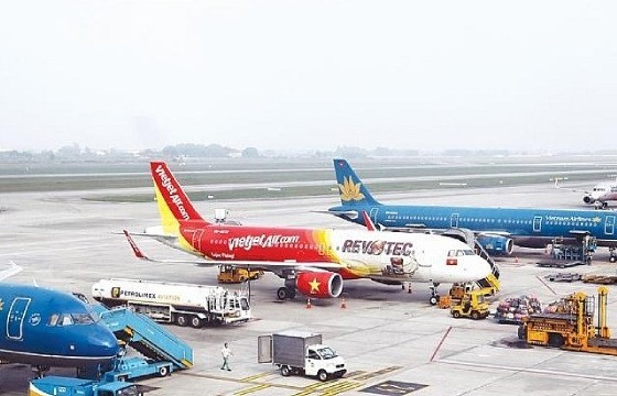 Thủ tướng giao Bộ Giao thông vận tải nghiên cứu ý kiến không áp giá sàn vé máy bay nội địa