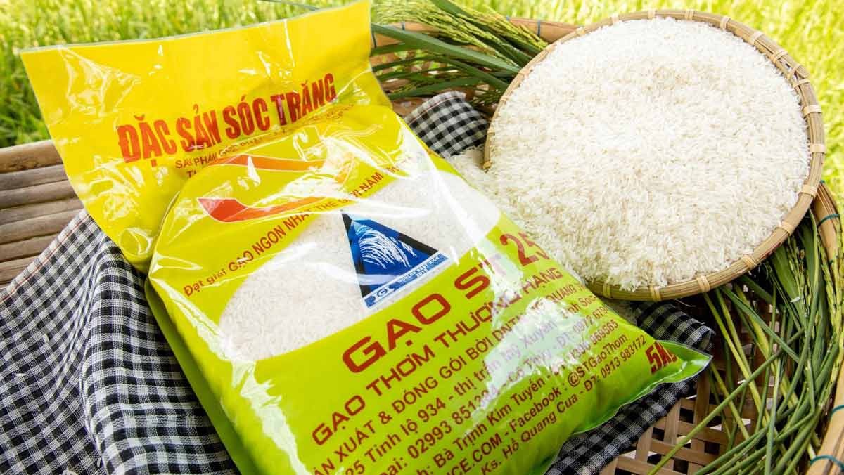 Giá lúa gạo ngày 19/11: Gạo thành phẩm giảm nhẹ