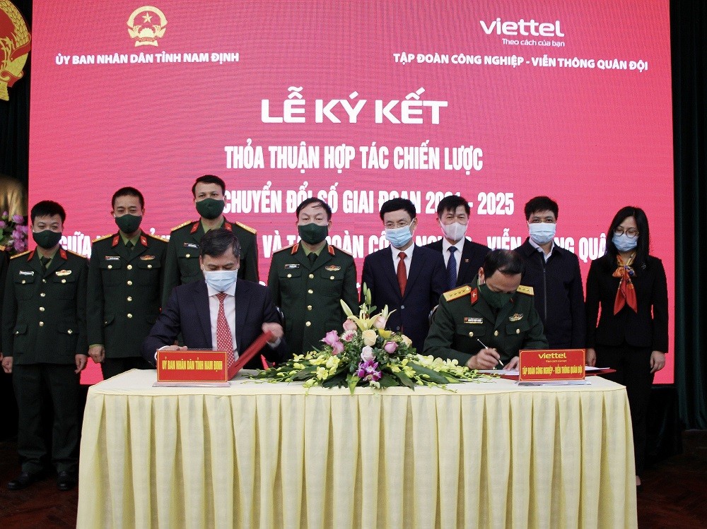 Viettel hợp tác với tỉnh Nam Định về chuyển đổi số