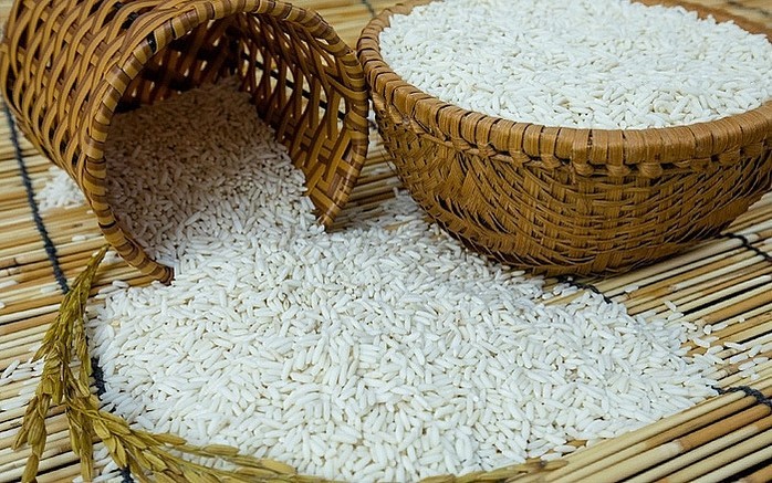 Giá gạo nguyên liệu và thành phẩm xuất khẩu giảm nhẹ