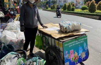 Vỏ hộp giấy Tetra Pak sau khi sử dụng sẽ được thu gom qua ứng dụng VECA trên điện thoại thông minh