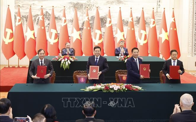 Lễ ký kết một số văn kiện hợp tác tiêu biểu giữa Việt Nam - Trung Quốc