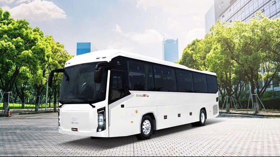 KIM LONG MOTOR xuất khẩu lô xe bus "Made in Việt Nam" thuần điện và diesel đầu tiên sang Thái Lan