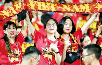 Trong dòng người tấp nập thấy sức dần hồi phục