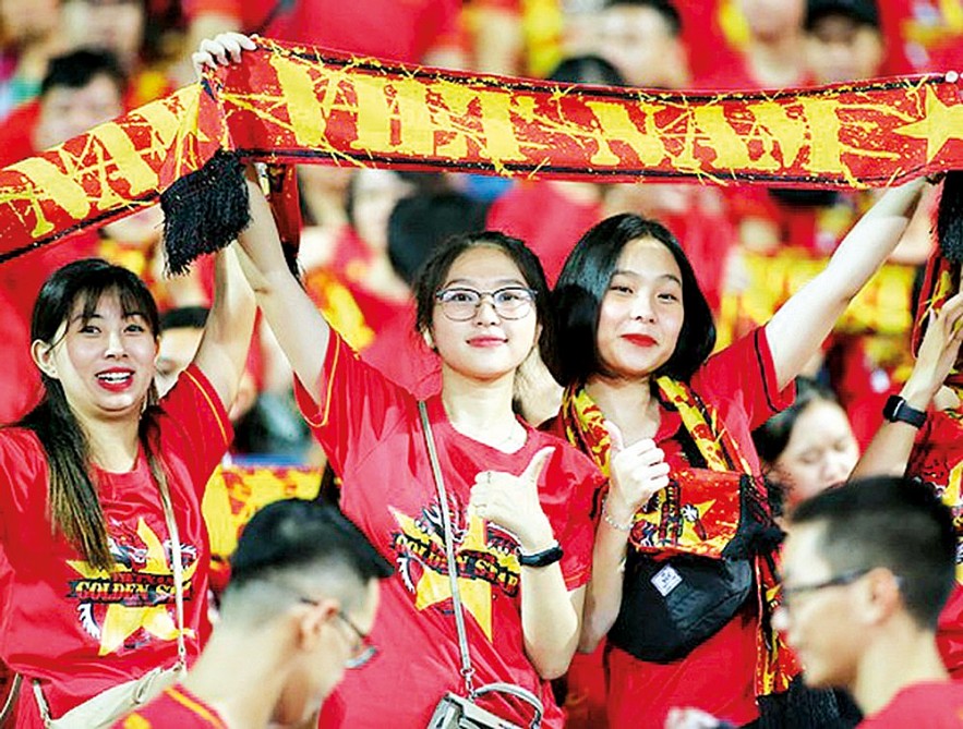 Sân vận động Việt Trì với sức chứa hơn 2 vạn người không còn chỗ trống khi diễn ra trận bóng U23 Việt Nam gặp U23 Indonesia,  ngày 6/5/2022.  
