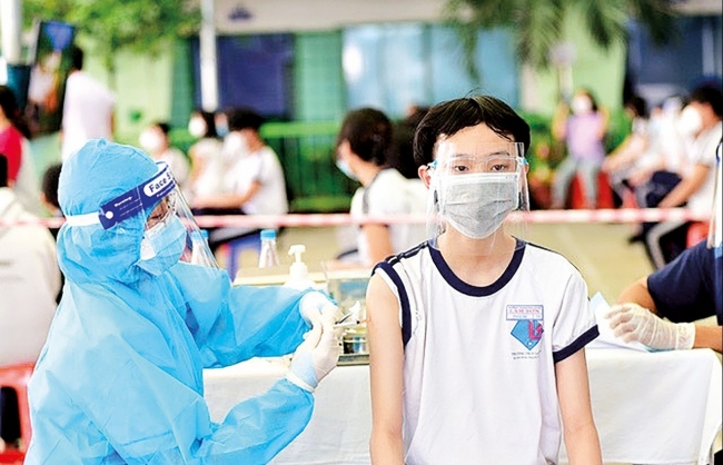 Mong manh lằn ranh xanh đỏ
